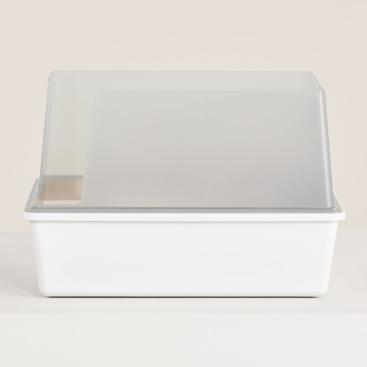 Tuft & Paw Cubby open-top litter box on a plain background